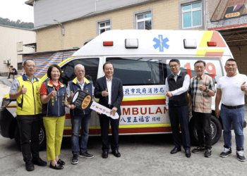 八里五福宮善心再現 捐贈新北市政府民生物資及救護車