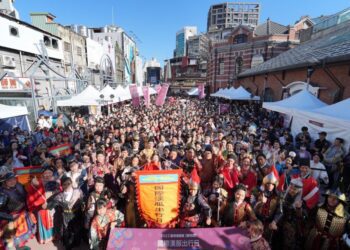 創紀錄突破千人漢服踩街  錦衣華服之美在西門紅樓再現