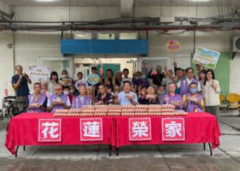 送愛到花蓮榮家 善心人士慨捐千顆雞蛋