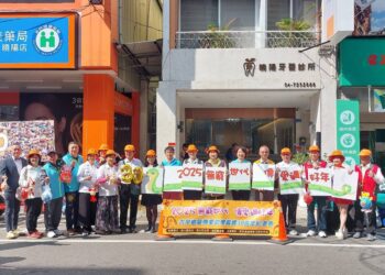 影音/李世湧夫妻30載不間斷　推牛車街頭義賣元宵燈籠助家扶兒