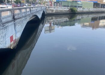 健康路運河的水為何染黑　李啟維要求南市府找源頭