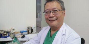 小耳醫師特徵昇華成良醫代號 王守吉榮獲衛福部資深典範醫師獎