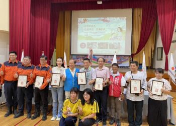 府城防癌抗癌健康協會辦理百善孝為先活動 曾之婕為母親示範這三部曲