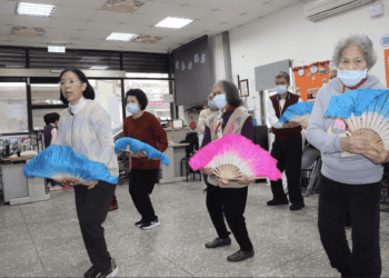 全時段開放新生活促進會三芝馨窩據點 健康促進、才藝活動、共餐 長者笑開懷