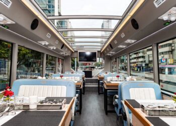 台北市雙層觀光餐車3週年!餐點夢幻升級 推出壽星、包車及限量優惠