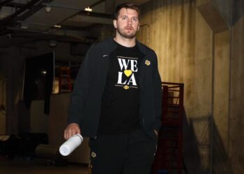 《NBA》「東77」唐西奇砍30分領軍 湖人22記三分彈轟爆西區最強雷霆