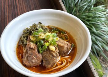 妖怪森林賈董川府牛肉麵   溪頭美食新地標