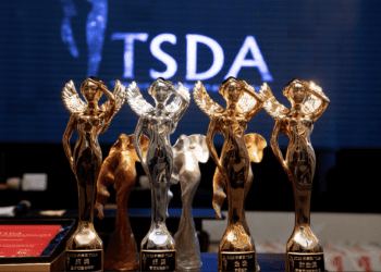 鈦美獎首屆在桃園舉辦 張善政感謝室內設計裝飾協會 共創美好未來