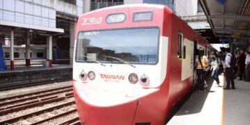 復刻「嗶嗶嗶嗶台灣號」彩繪列車啟航 運行宜蘭線行銷東北角風光