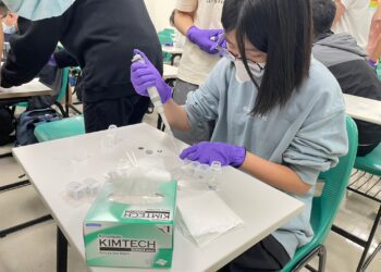讓高中生體驗永續電池DIY　臺科大永續電化學能源發展中心向下扎根
