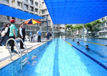 花蓮縣青年住宅泳池暑期開放 徐榛蔚提醒學童注意戲水安全