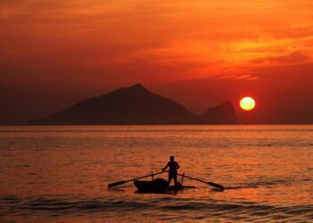 東北角推「雨天·詩意旅程」 精選雨天景泡溫泉迎曙光