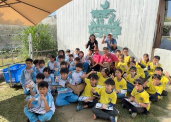 小小Dr.羊實習生　割草擠乳做體檢