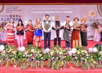 原民會表揚112年度原住民族家服中心 西區評鑑績優社工