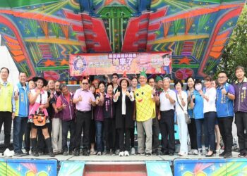 花壇西施柚節-「萬聖西施趴踢秀」　縣長王惠美變裝與民同樂