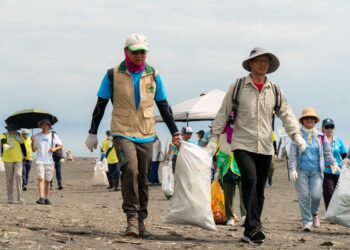 宜蘭縣東港海濱淨灘 結合創新科技AR解謎新體驗