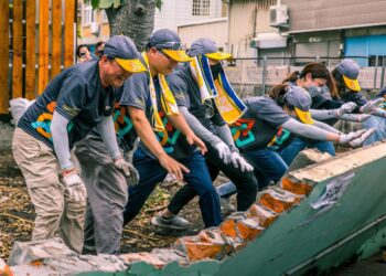 老校舍地震裂損　遠雄志工赴清水修繕守護學童安全