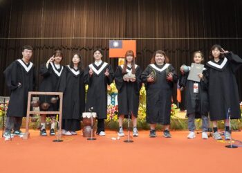 影音/大葉112學年度畢業典禮　期許同學展翅高飛開創嶄新的未來