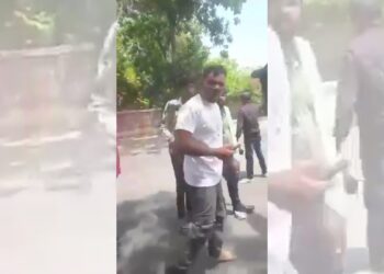 影音／奇蹟生還 印度航空墜機1男乘客闖過火海自行走路逃出