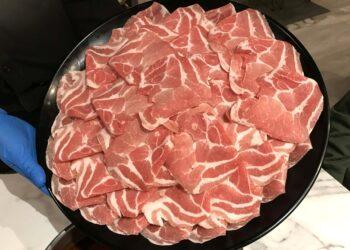 肉多多跨年夜圍爐嗑鍋到三點半 團體歡聚加碼送百顆蛤蜊