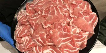 肉多多跨年夜圍爐嗑鍋到三點半 團體歡聚加碼送百顆蛤蜊