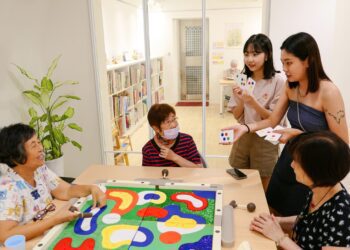 以桌遊「球球樂園」與長輩共遊同樂　臺科大鼓勵高齡者積極樂活