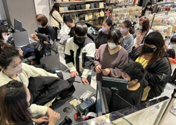 NET羅東店助家扶 封館購衣添暖意