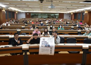 金鐘編劇現身高科大創新設計學院 杜政哲幽默分享創作之路