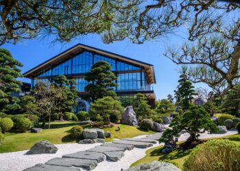 成美文化園「松緣會館」母親節饗宴　加碼燈光秀及家庭照片秀