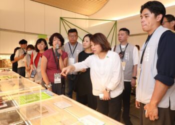 蓄積策展嘉義建城320+1能量　市府團隊參訪「2024臺灣設計展」汲取經驗