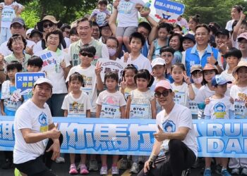 影音/田中「爸趣迷你馬拉松」歡慶父親節 小齊哥、九孔驚喜現身化身暖爸陪孩子奔跑