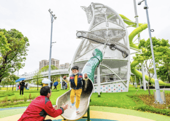 桃園最高溜滑梯 楓樹腳公園煥新啟用 張善政邀市民體驗