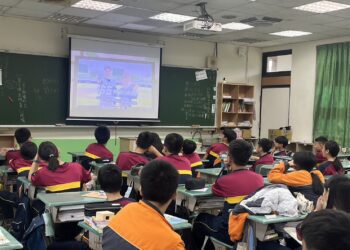 宜警深入校園扎根 加強「識詐」「反毒」宣導