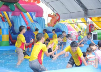 嘉義夏至日玩翻天！太空教育館氣墊水樂園陪你清涼迎暑假