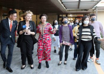 Stephanie Urchick來台   參訪湖口鄉寧園安養院
