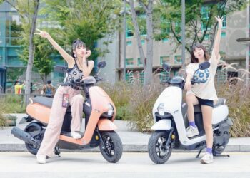 SYM新車單月狂賣4千台！樂天女孩筠熹、網紅徐海莉和三個麻瓜搶當車主