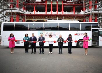 九華山地藏庵捐贈南臺灣第一台大型電動捐血車　「地藏王二號」正式啟航