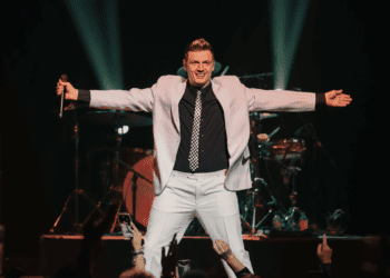 單槍匹馬帥氣登台 新好男孩人氣成員尼克卡特宣布5/30開唱會粉絲