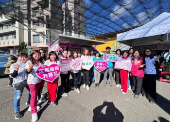 嘉義皇家扶輪社關心婦女健康　擔任一日行動子抹車志工