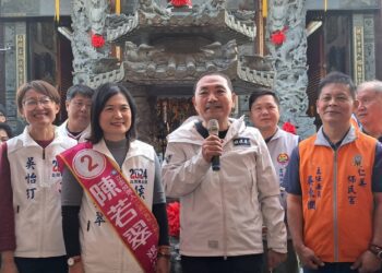 侯友宜：拼做事不是拼口才 鳥松保民宮力薦陳若翠
