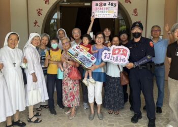 嘉市警前進教堂宣導反詐騙與道安　深化社區警政守護民眾安全不遺餘力