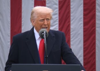 受川普關稅影響 台股開盤大崩2000點