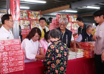 嘉市府攜手九華山地藏庵中秋送暖　3,200份贊普品關懷弱勢