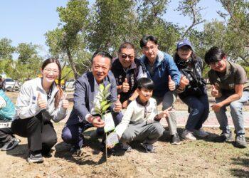布袋高跟鞋教堂植樹節添綠意　500株喬灌木扎根打造濱海新景觀