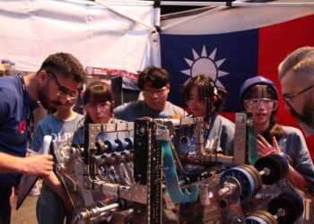 崇光高中FRC8806女力團隊連三年獲獎　FRC2024土耳其世界區賽勇奪聯盟亞軍表現亮眼！