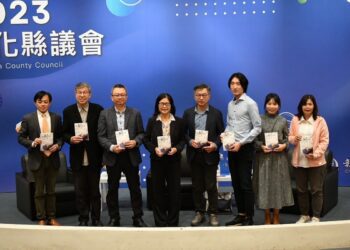 賴幸媛《鑄劍為犁》新書會分享兩岸談判 新書分享轉化困境為機遇的思考方式