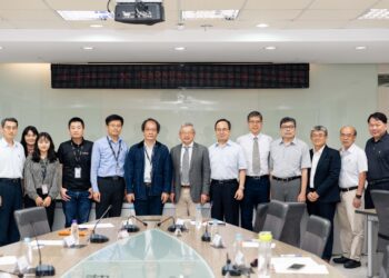 南臺科大攜手智慧運動手錶大廠Garmin合作育才　吳誠文：幫助學生提早適應職場