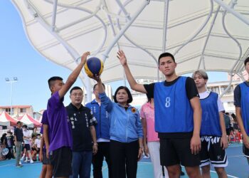 雲林縣三對三籃球賽登場　張麗善開球為青少年加油