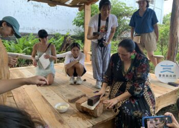 南島漣藝國際駐村交流 樹皮工藝交流迸火花