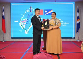 馬紹爾群島駐台大使拜會虎尾科大　從無人機到冷鏈技術交流無冷場